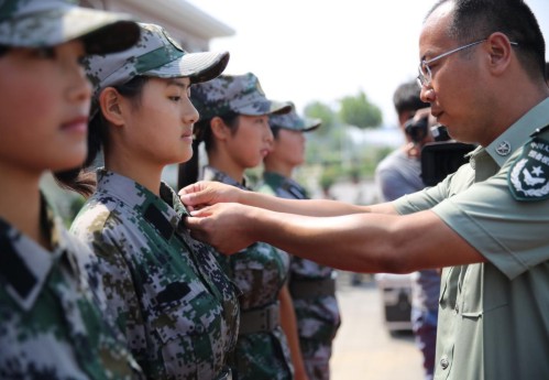 随后,理事长,河南陆军预备役高炮师教导队教导员于存涛同志为2014级